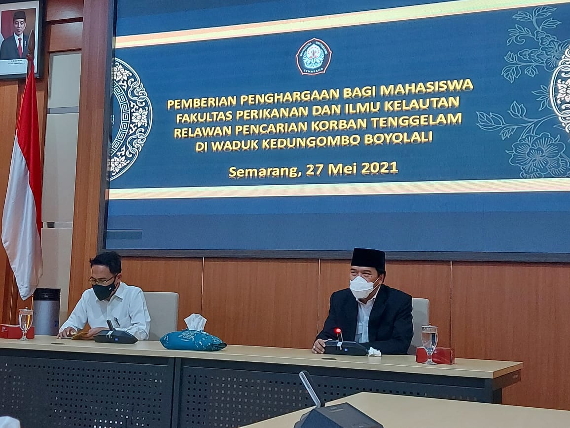 Pemberian penghargaan UKSA387