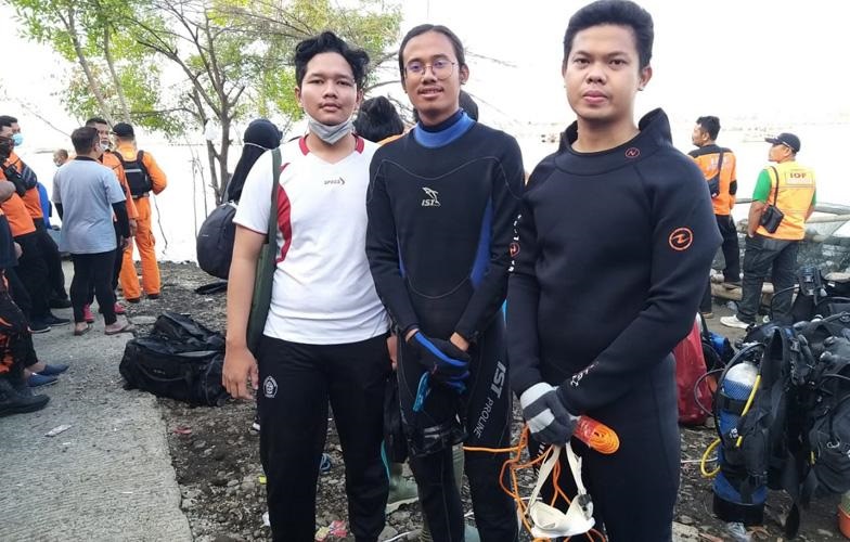 tiga mahasiswa FPIK dalam UKSA