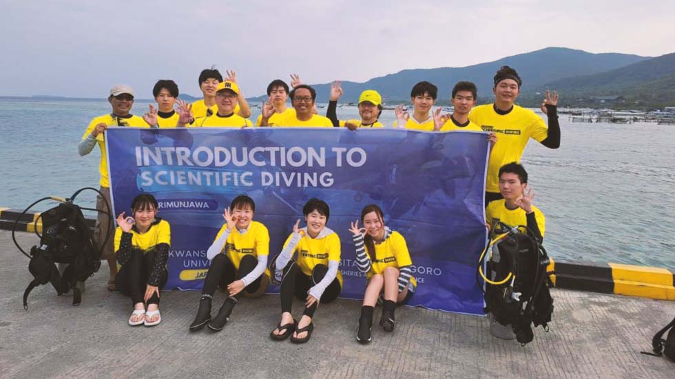 FPIK Undip Trains Japanese Students in Diving and Introduces Coral Reef Ecosystems in Karimunjawa, Jepara